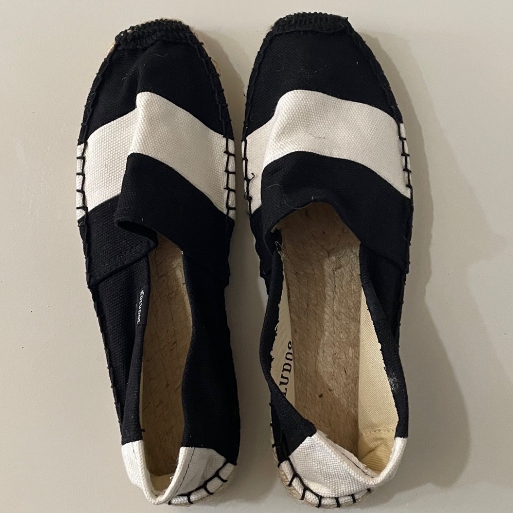 SOLUDOS Comfort Canvas Slip-On Black and White Espadrilles